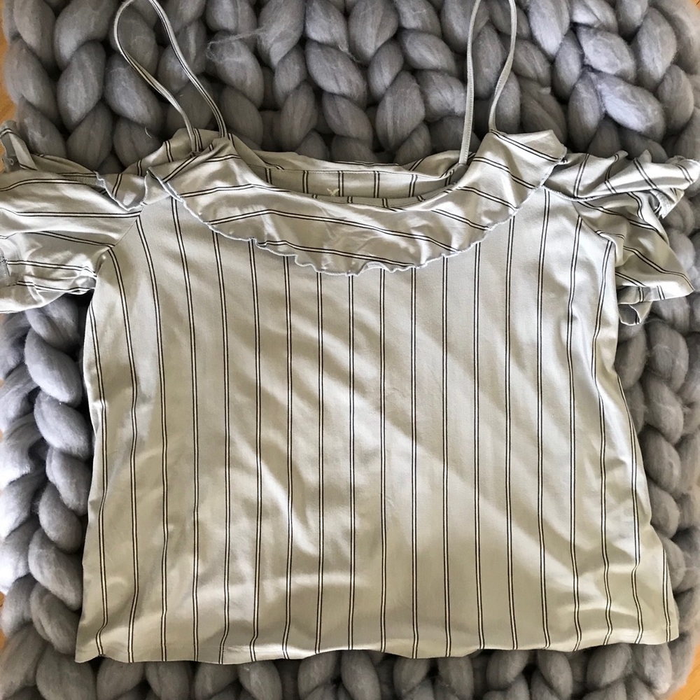 American Eagle cold shoulder tank!!